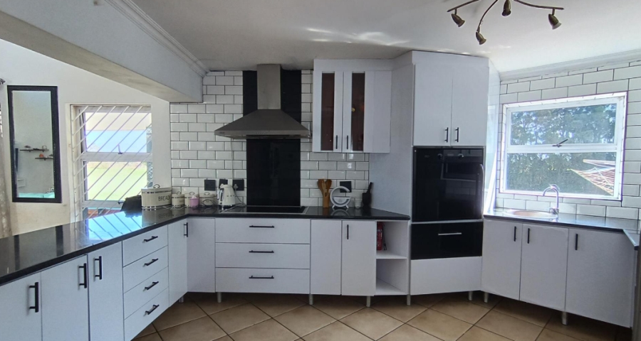 4 Bedroom Property for Sale in Gordons Bay Western Cape